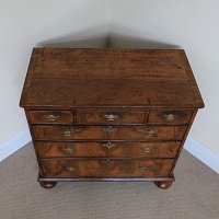 QUEEN ANNE WALNUT CHEST OF DRAWERS c.1710