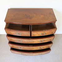 WILLIAM IV MAHOGANY BOW FRONTED CHEST OF DRAWERS