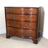 GEORGIAN MAHOGANY CHIPPENDALE SERPENTINE CHEST OF DRAWERS